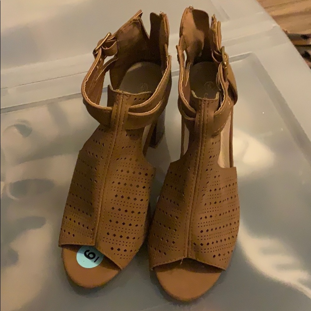 Tan women’s heels